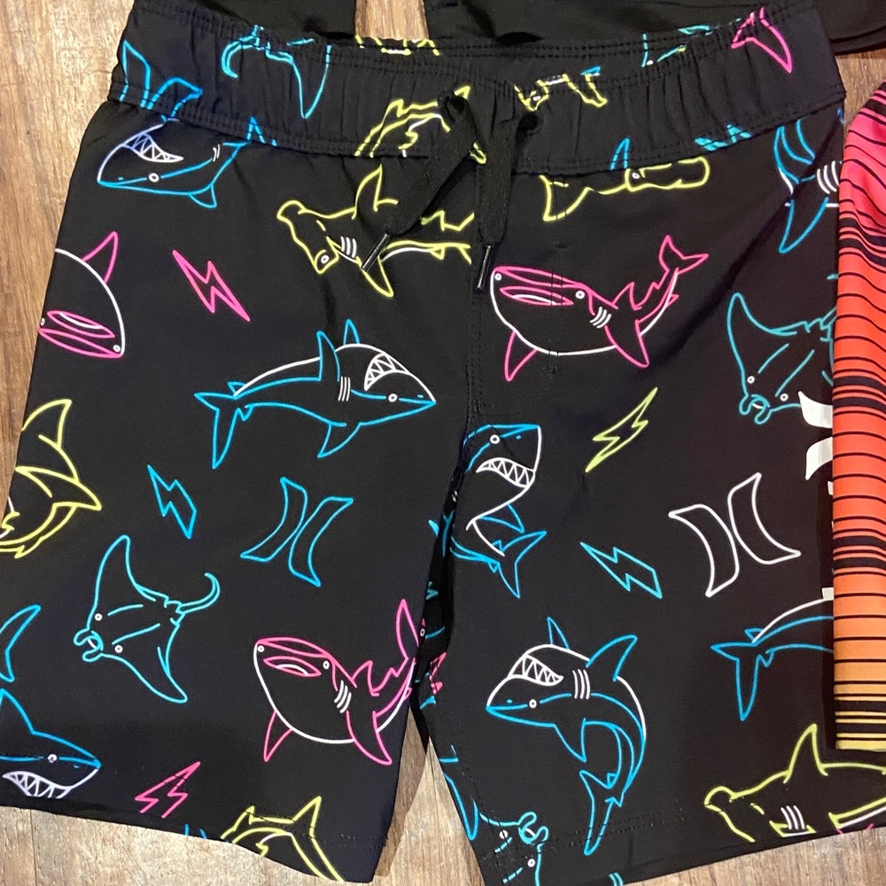Hurley Kids Black Rashguard with Colorful Swim Trunks size 4 - Picture 2 of 5